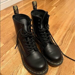 Dr. Martens 1460 Women’s smooth